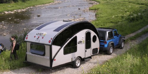 Lo último en caravanas low cost se llama Safari Condo Alto-R Trailer pero ¿interesa?
