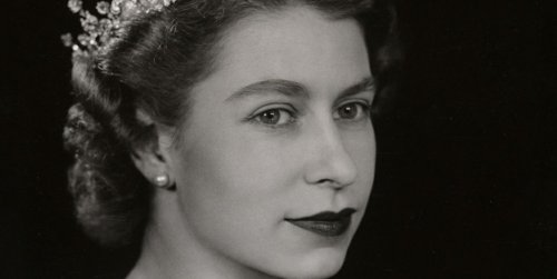 L'intrepida Dorothy Wilding, la donna che scattò le foto della regina Elisabetta per i francobolli britannici