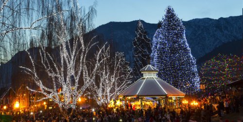 40 Best Christmas Towns That'll Instantly Transport You to the North Pole