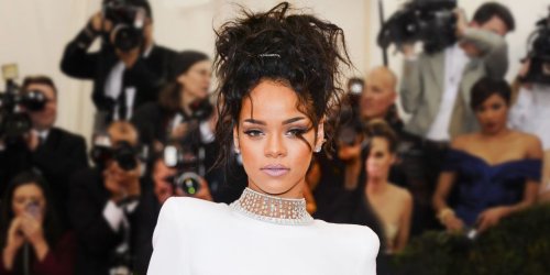 7 Hairstyles That Look Better When Your Hair Is Frizzy