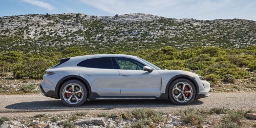 2021 Porsche Taycan Cross Turismo Revealed