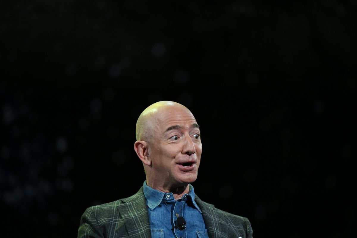Jeff Bezos Is Paying For a Way to Make Humans Immortal
