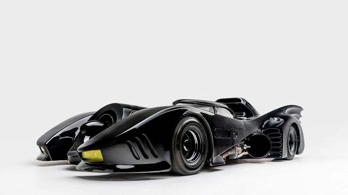 The Iconic Sci-Fi Cars at This Museum Make Us Wish Batmobiles and Light Cycles Were Real
