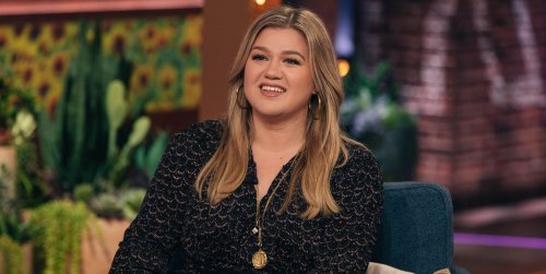 Watch ‘The Voice’ Star Kelly Clarkson Get a Standing Ovation for Her Latest ‘Kellyoke’ Performance