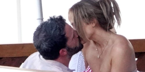 ‘Madly in Love’ Jennifer Lopez and Ben Affleck Were Photographed Making Out at a Restaurant