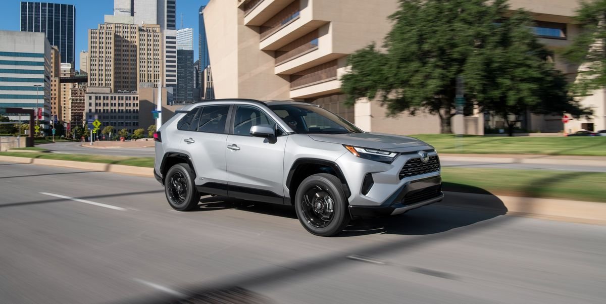 Hybrids Lead Q2 Sales for Toyota