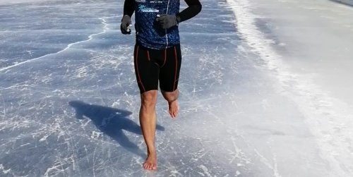 A Quebec Resident Runs the Fastest Half Marathon Barefoot on Ice or Snow