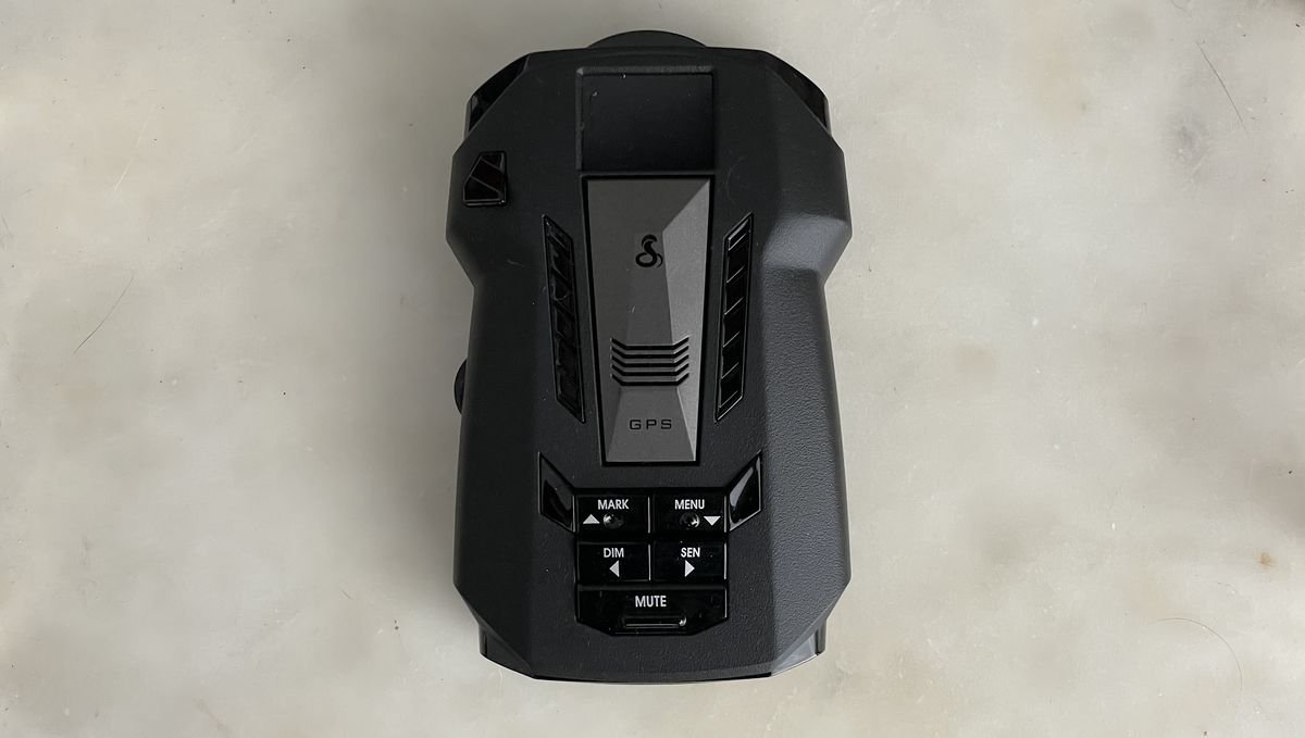 Cobra RAD 700i Review: Is This Bargain Radar Detector Worth Taking a Chance On?