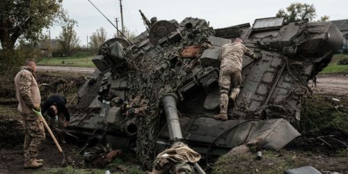 Down 2,000 Tanks, Russia Is Using Creative New Tactics to Keep Them Alive