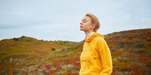 5 helpful strategies to curb your anxious thoughts