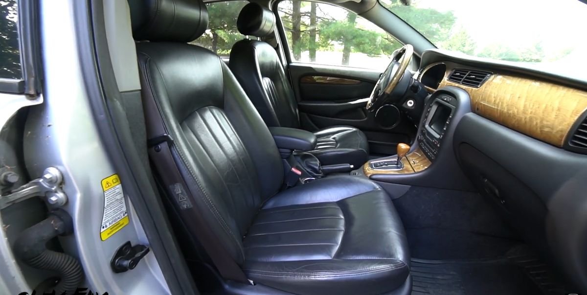Here's the Best Way To Clean Your Car's Leather and Cloth Seats