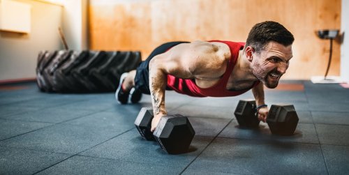 Build a Stronger Chest, Back and Abs With This Simple 4-Move Dumbbell Workout