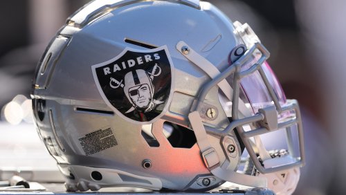 Raiders ‘King’s Ransom’ Trade Proposal Lands Star QB for 3 1st-Rounders