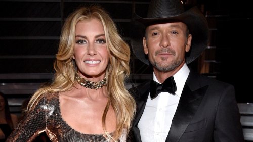 Tim McGraw's daughter Gracie looks unreal in pool photo as she remarks ...