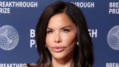 Lauren Sanchez's daughter, 17, is morphing into famous mom in photo with siblings