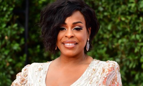 The Rookie: Feds' Niecy Nash Is A Vision For Third Woodland Wedding ...