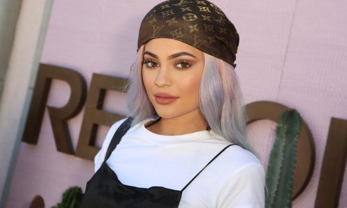 Kylie Jenner sparks questions with unbelievable bikini picture