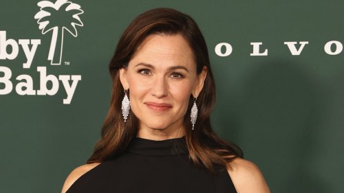 Jennifer Garner and her boyfriend are totally in sync on rare public date