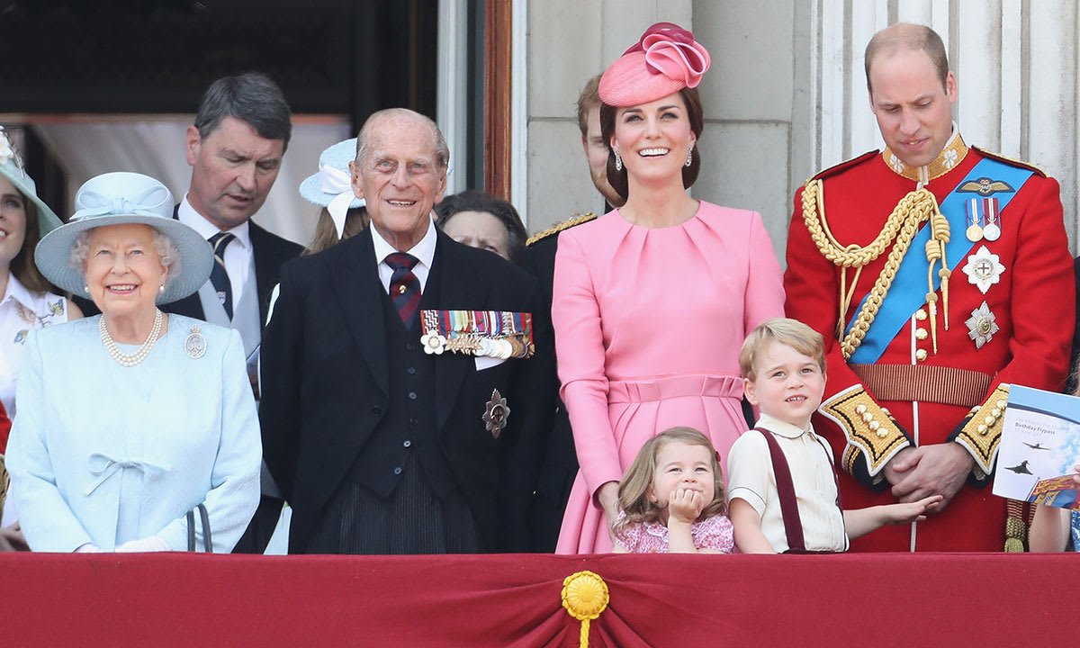 The Queen pays tribute to Prince William and Kate Middleton on ten-year anniversary