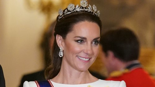 We've found an exact replica of Princess Kate's Strathmore Rose tiara