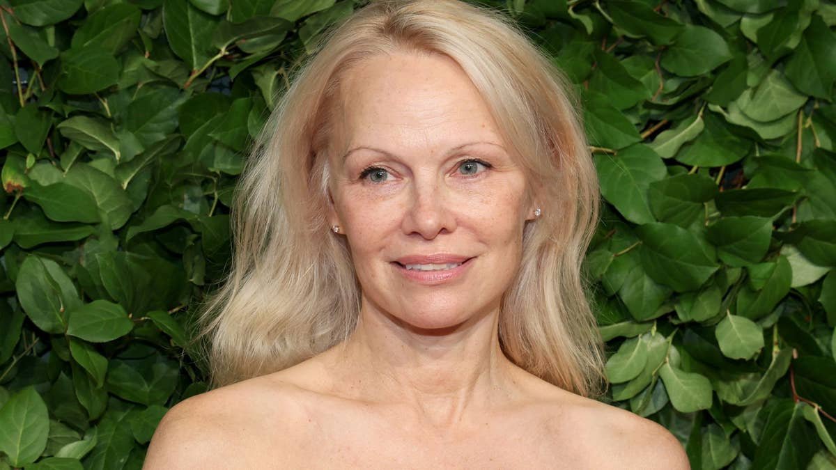 Pamela Anderson just gave this 'grandma' accessory a Hollywood makeover