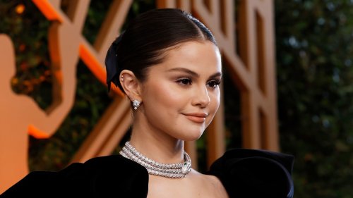 Selena Gomez serves major rich girl vibes with incredible XXL plait