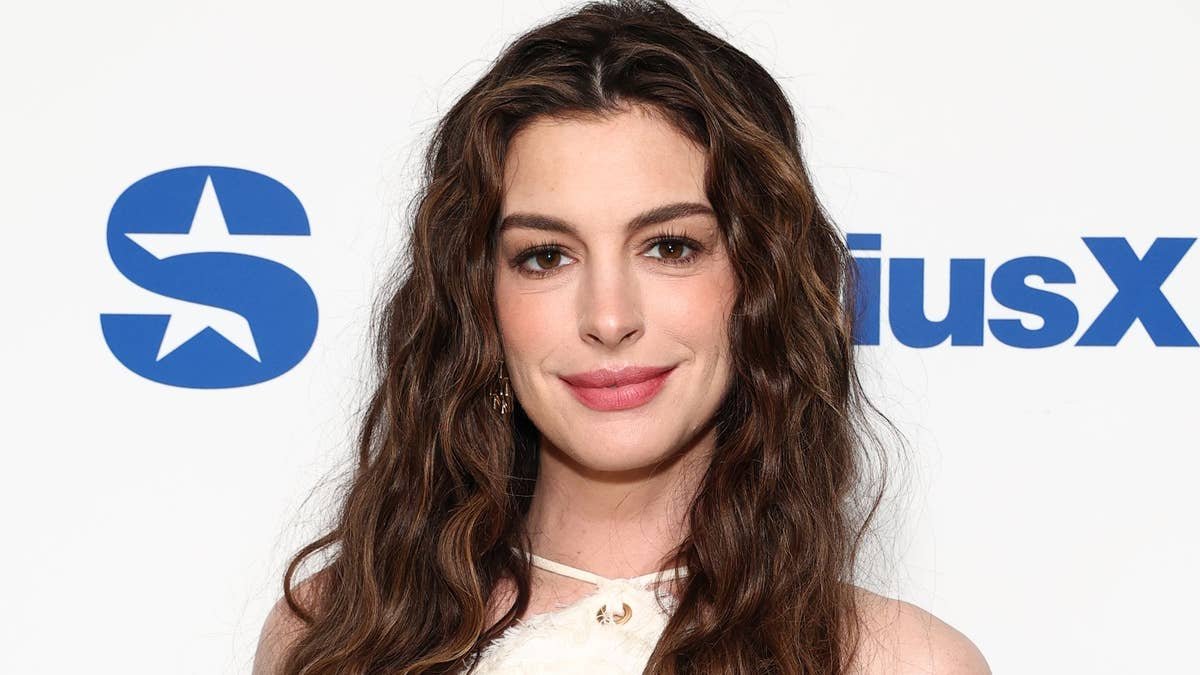 Anne Hathaway shows off beautiful baby bump in showstopping 'finale' two-piece in New York