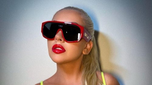 Christina Aguilera Shows Off Incredible Curves In High Waisted Swimsuit And Heels Flipboard 