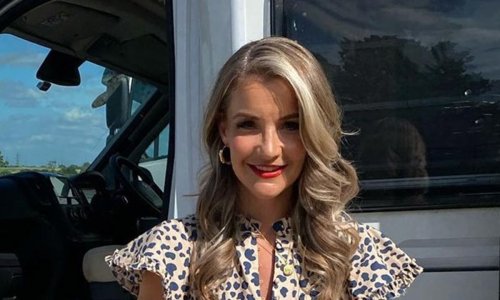 Helen Skelton shows off incredible waistline in vibrant spring two-piece