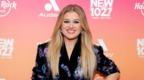 Kelly Clarkson, 41, wows in white as she emphasizes trim physique ahead of exciting evening