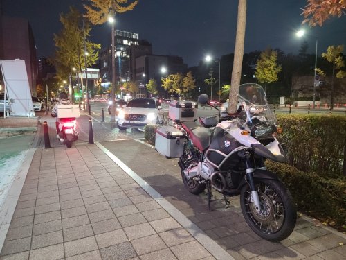 [Seoul Struggles 13] Motorcyclists ignore laws, endanger pedestrians