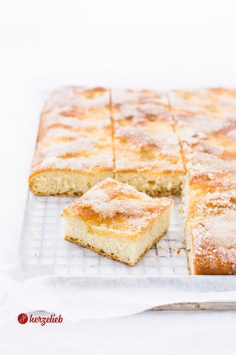 Zuckerkuchen Rezept – Omas Klassiker vom Blech!