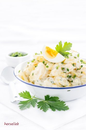 Kartoffelsalat Rezept - mit Mayonnaise lecker wie von Mutti!