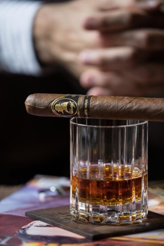 Cigar Review: Davidoff Winston Churchill "The Late Hour" Toro