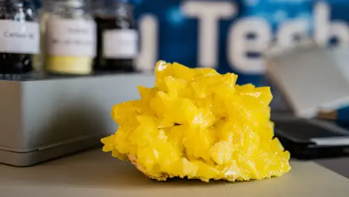 Sulfur-crystal battery could triple EV range without cobalt or nickel