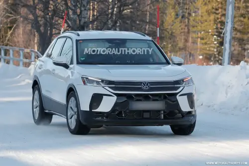 2025 Volkswagen T-Roc spied with gas engine, EV to follow