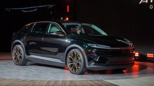 Chrysler rolls out updated Airflow EV concept at 2022 New York auto show