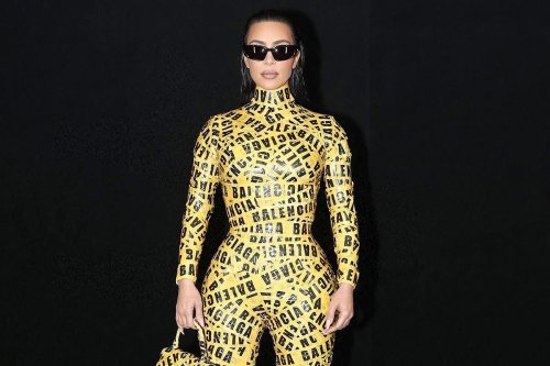 tarta cámara Clasificar Kim Kardashian's Balenciaga Tape Look Was a Mission To Put On – And Take  Off | Flipboard