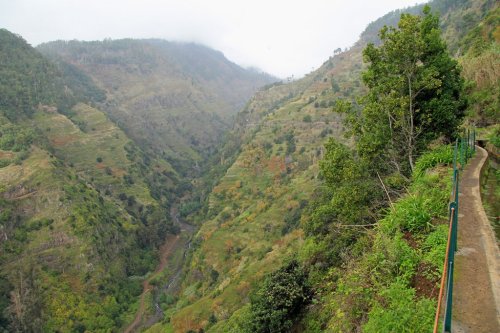 Levada Nova & Do Moinho: langs afgronden en watervallen - Hiken is tof!