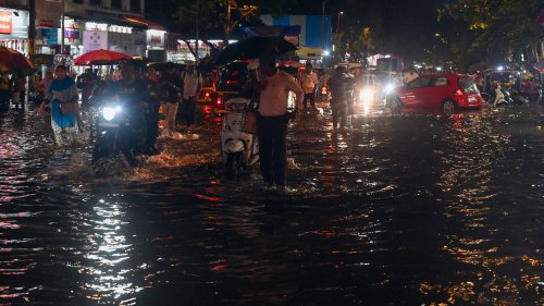 Heavy rainfall likely in Mumbai, Bengal today; IMD predicts showers for Delhi: Weather updates