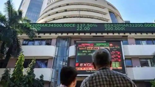 Sensex dips by 303 points to end day at 53,749 points; Nifty falls by 91.25 pts