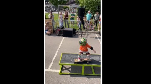 4-year-old-boy-shows-stunning-skateboarding-skills-leaves-netizens