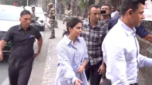 Isha Ambani seen at Mumbai polling booth with bodyguards before casting her vote. Watch