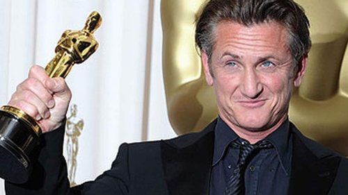 Sean Penn threatens to destroy his Academy Award if Ukrainian President Zelenskyy is not invited to the 2022 Oscars