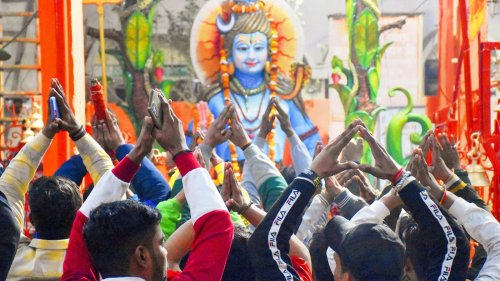 Maha Shivratri 2023: From Varanasi To Rameswaram, Devotees Throng ...