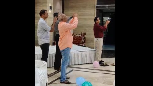 Uncles record their wives’ dance performances at a wedding in the cutest way