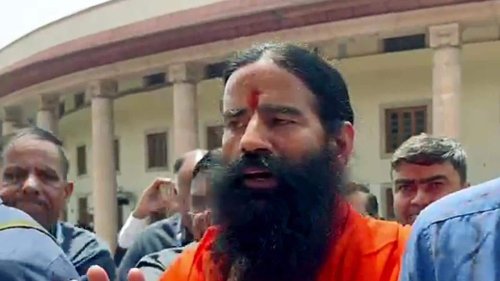 After Supreme Court rap, Patanjali offers a public apology