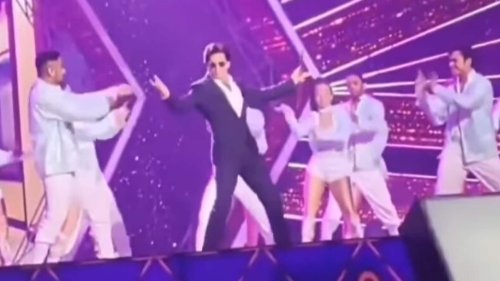 Shah Rukh Khan gives rare dance performance at Mumbai Police's Umang event, grooves to I Am The Best. Watch