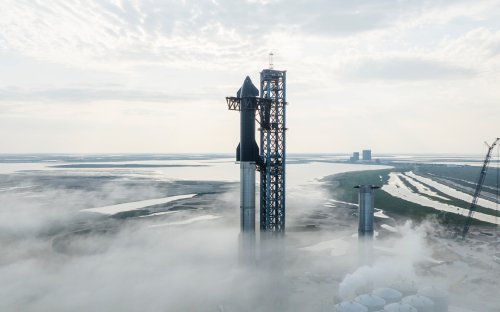 La Starship de SpaceX despega con éxito, pero explota durante el primer desacoplamiento