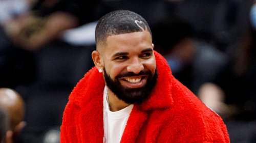 Drake Ruffles Former NFL Star By Flirting With His Wife During Show: 'I'ma Fight Bout Mine'